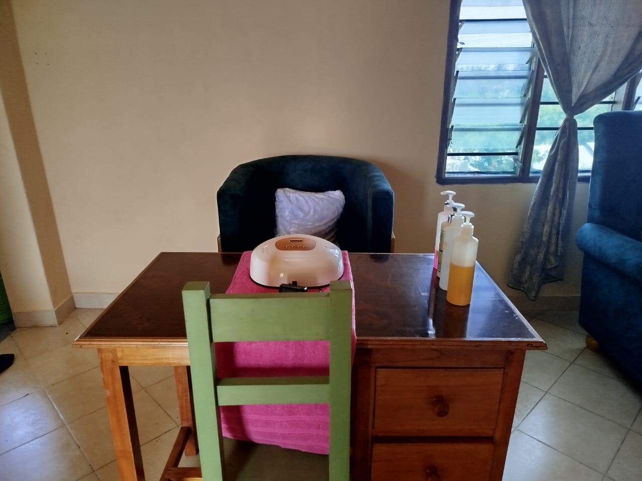 Nail station interior Watamu